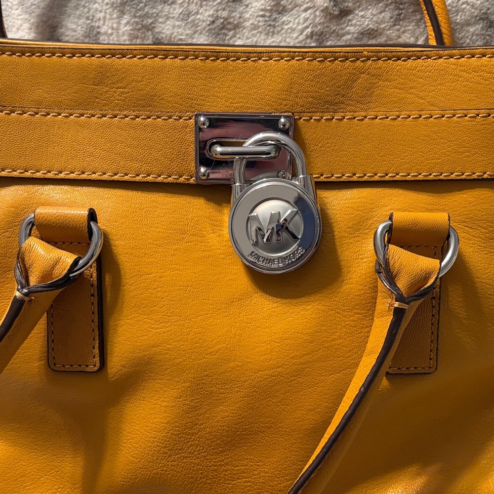 Michael Kors Golden Yellow Leather East West Hamilton Satchel Handbag - Picture 2 of 16
